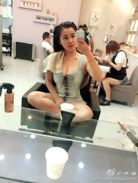 ChinaJoy2014：全场最“胸”猛Showgirl遭强势围观