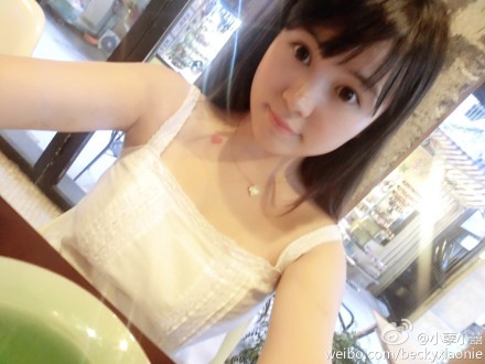ChinaJoy2014：全场最“胸”猛Showgirl遭强势围观