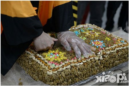 神啊救救我吧今日公测 买切糕庆公测