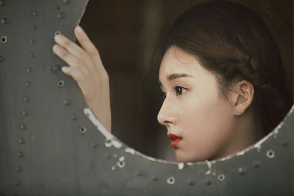 养眼气质美女复古写真(7)