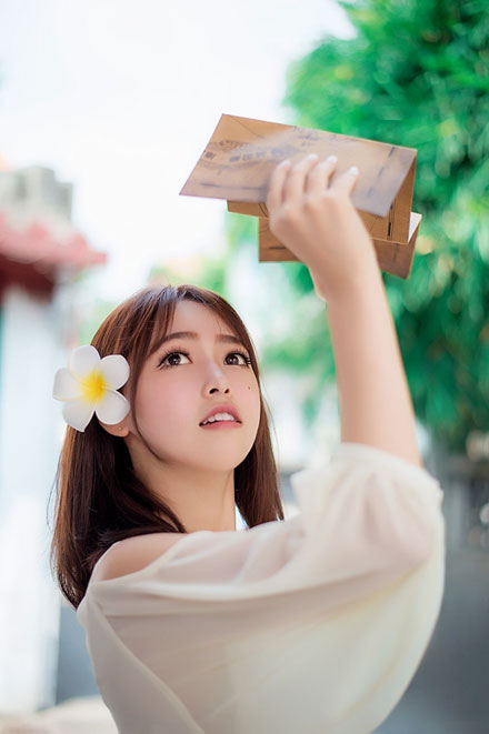 清纯甜美美女户外唯美写真(2)
