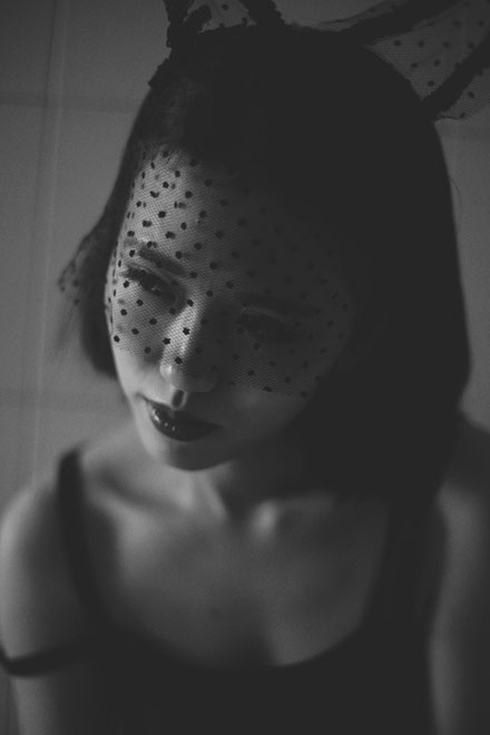 气质面纱美女私房妩媚写真(4)