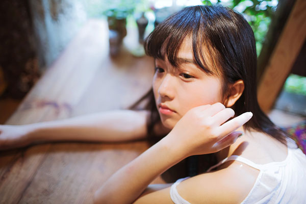 清新邻家美女咖啡馆文艺写真(5)