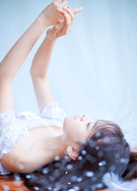 小清新萌妹子室内梦幻写真(7)