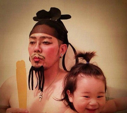 日本父女逗比泡澡照搞笑图集(10)