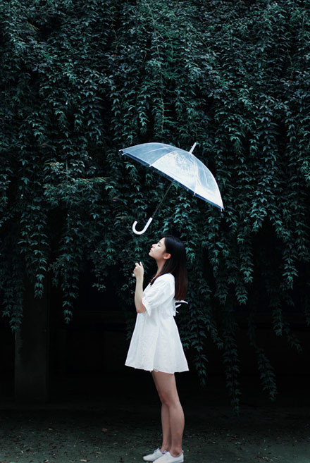 清纯氧气美女户外意境写真(5)