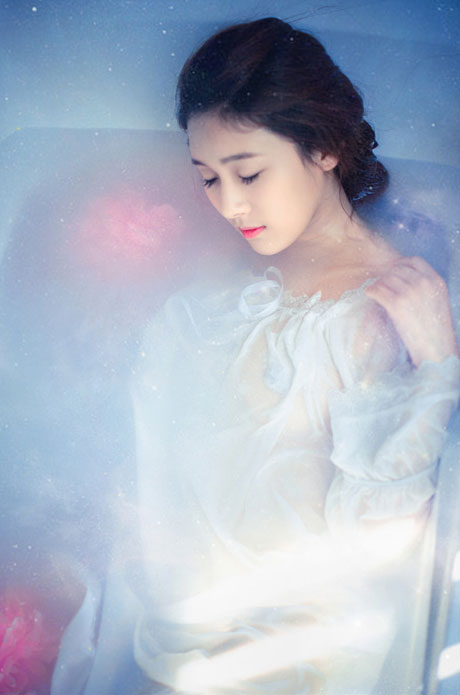 绝美气质女神浴缸湿身写真(8)