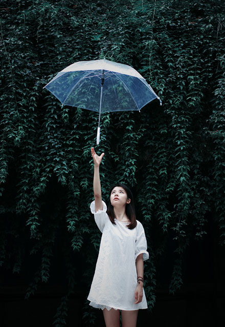 清纯氧气美女户外意境写真(4)