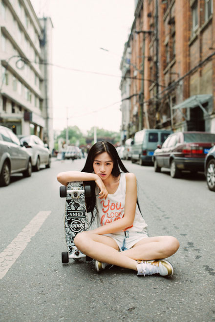 武大女神黄灿灿户外写真(5)
