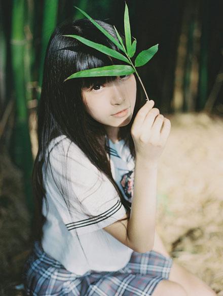 清纯制服萌妹子夏日清新写真(3)