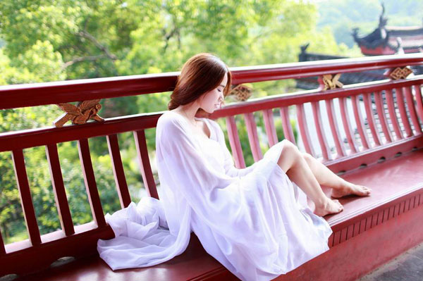 清纯气质白衣美女清新写真(8)