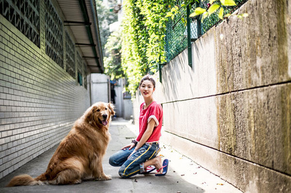 元气少女户外俏皮写真(8)
