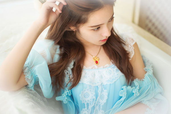 温婉美女私房唯美梦幻写真(6)