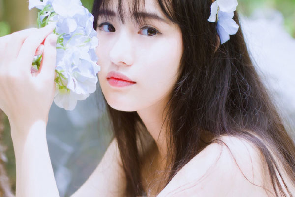 清纯美女户外甜美梦幻写真(7)