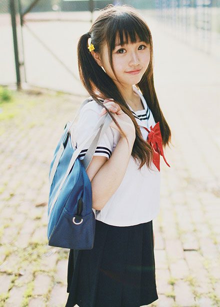 双马尾萌妹子校园制服写真(9)