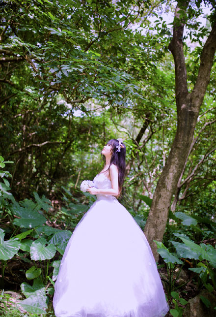 清纯美女户外甜美梦幻写真(9)