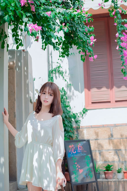 清纯甜美美女户外唯美写真(3)