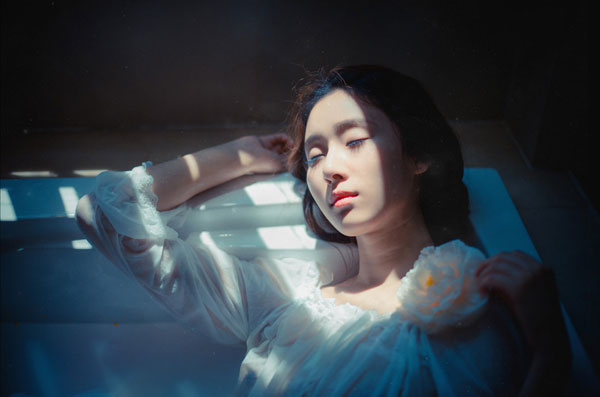 绝美气质女神浴缸湿身写真(7)