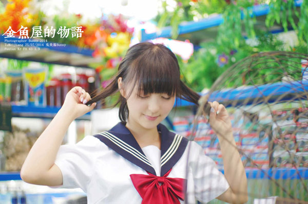 制服萌妹子金鱼屋写真(12)