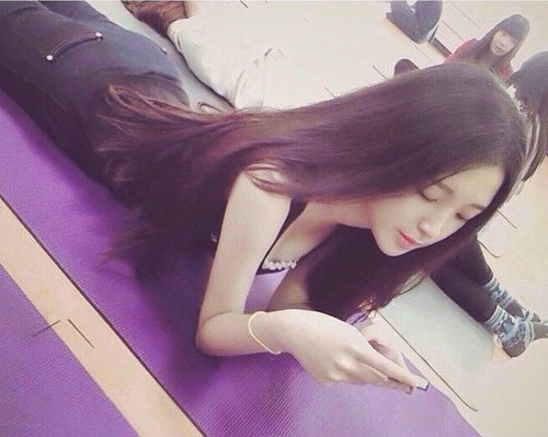 深蹲游戏女神萧亦瑄私照美图赏(8)