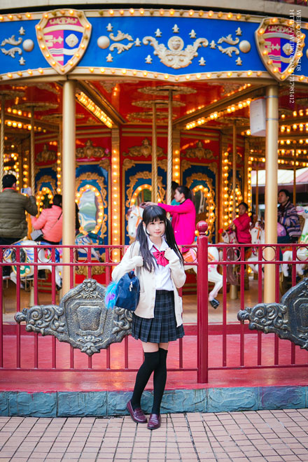 日系双马尾少女游乐园俏皮写真(10)