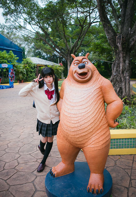 日系双马尾少女游乐园俏皮写真(7)