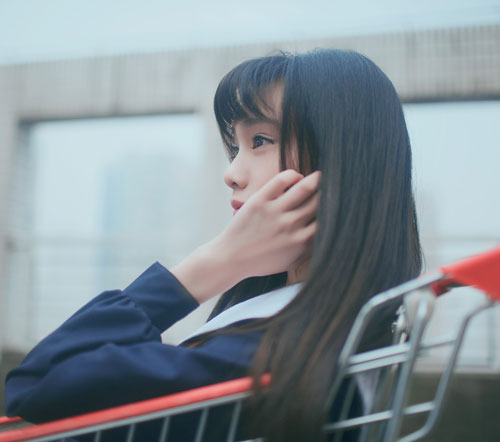 日系制服少女天台写真(3)