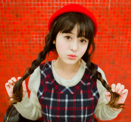双马尾大眼萌妹夜晚街拍写真(4)