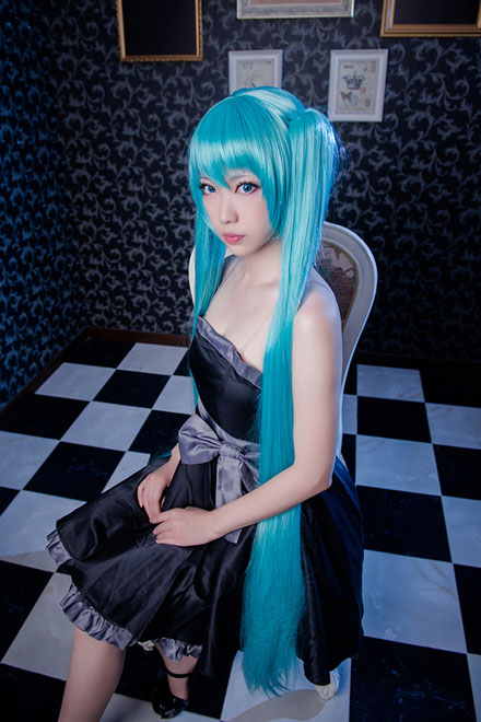 《VOCALOID》初音未来黑裙COS(4)