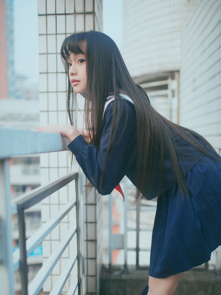日系制服少女天台写真(4)