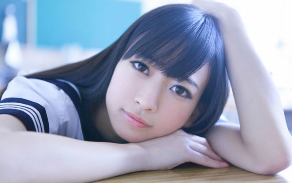 日本“I字腿美少女”那奈制服写真(6)