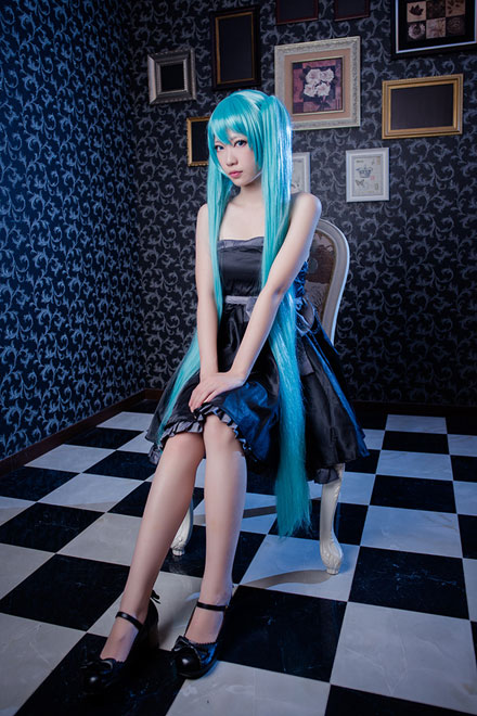 《VOCALOID》初音未来黑裙COS(5)