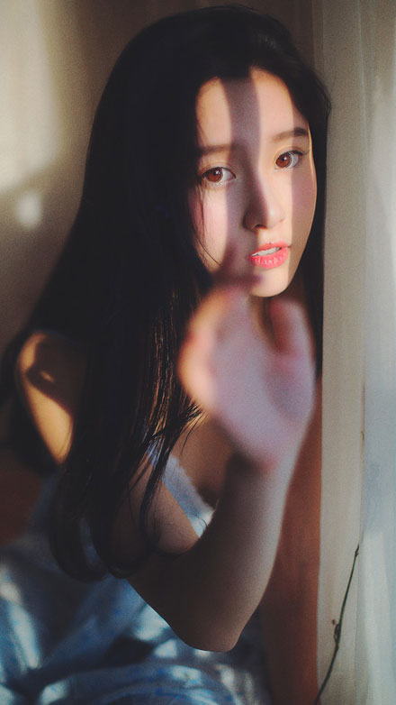 气质养眼美女私房唯美写真(3)
