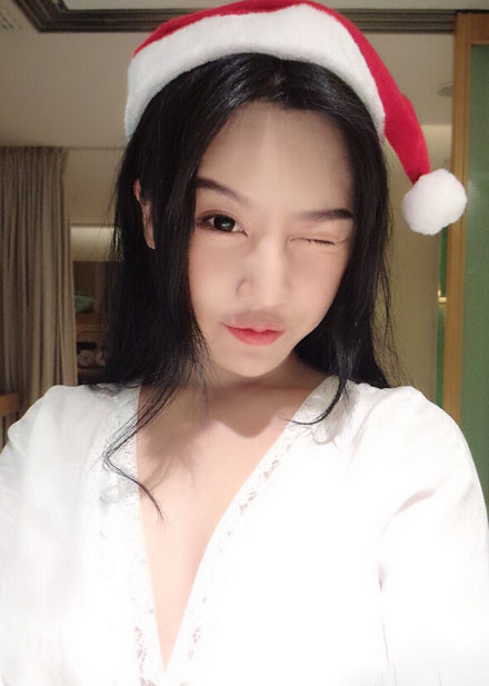 足球宝贝樊玲圣诞自拍美图赏(5)