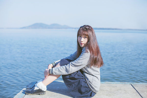 日系萌妹海边清新写真(7)