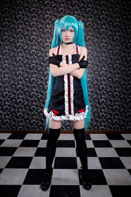 《VOCALOID》初音未来黑裙COS(7)