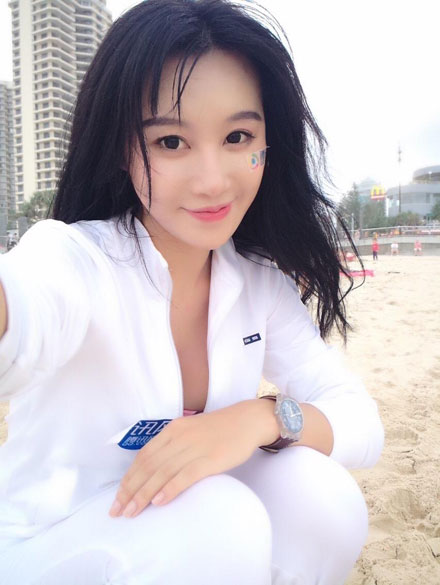 足球宝贝樊玲比基尼自拍美图赏(11)