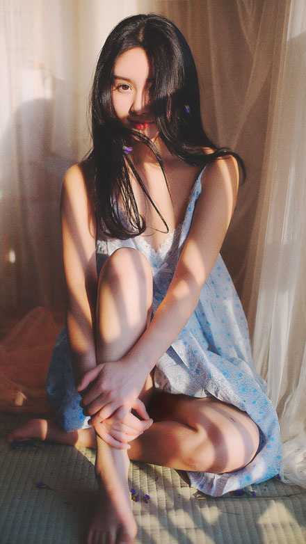 气质养眼美女私房唯美写真(9)