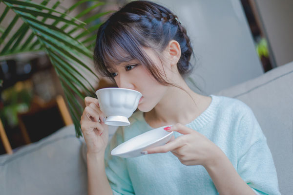 清纯甜美美女咖啡馆治愈系写真(9)