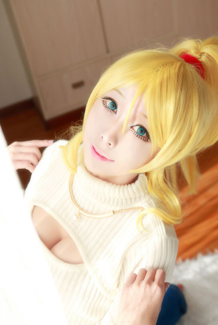 绚濑绘里高领开胸毛衣性感COS(5)