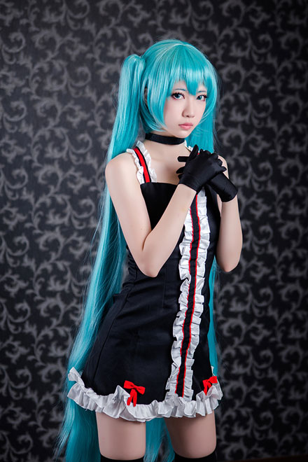 《VOCALOID》初音未来黑裙COS(6)