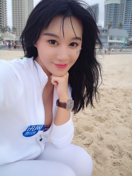 足球宝贝樊玲比基尼自拍美图赏(13)