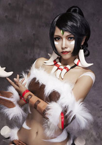 《英雄联盟》狂野女猎手奈德丽COS