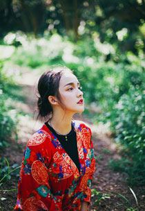 小清新混血美女丛林复古写真