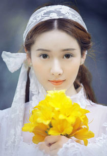 养眼气质美女丛林唯美写真