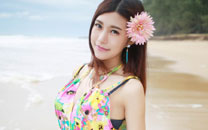 清纯嫩模沙滩比基尼写真