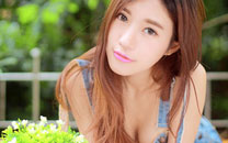 甜美嫩模绮里嘉户外诱人写真