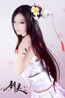 清纯美女COS《剑灵》南素柔