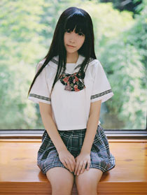 清纯制服萌妹子夏日清新写真