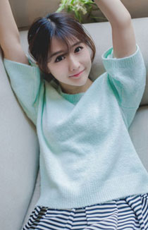 清纯甜美美女咖啡馆治愈系写真